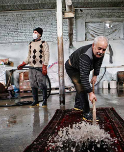 شستشوی سنتی قالی در قالیشویی عباس آباد
